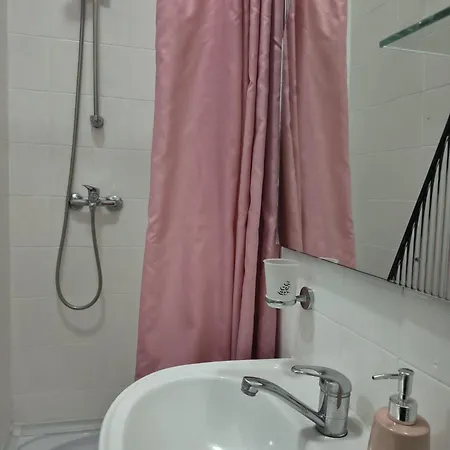 One In Old Town Apartment *