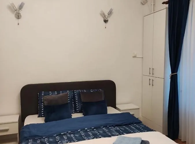 One In Old Town Bukarest